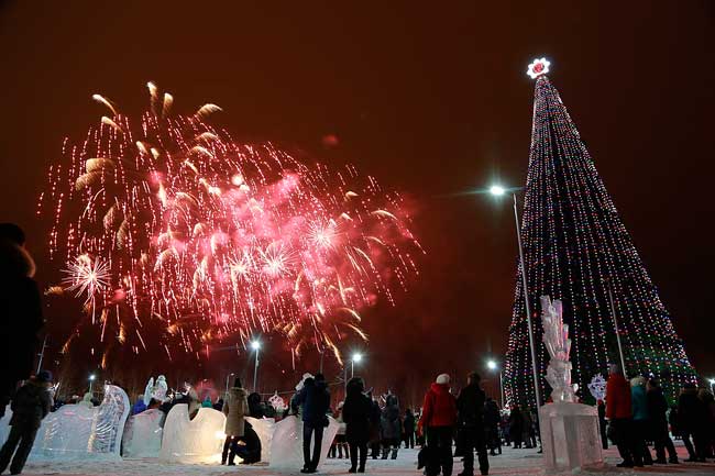 Салюты и фейерверки к Новому году: где, когда, какие и что учесть при выборе?