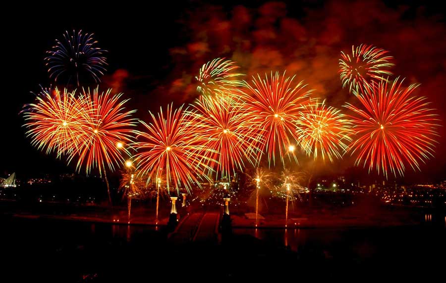 Пиротехника: салюты и фейерверки в Луганске и Луганской области