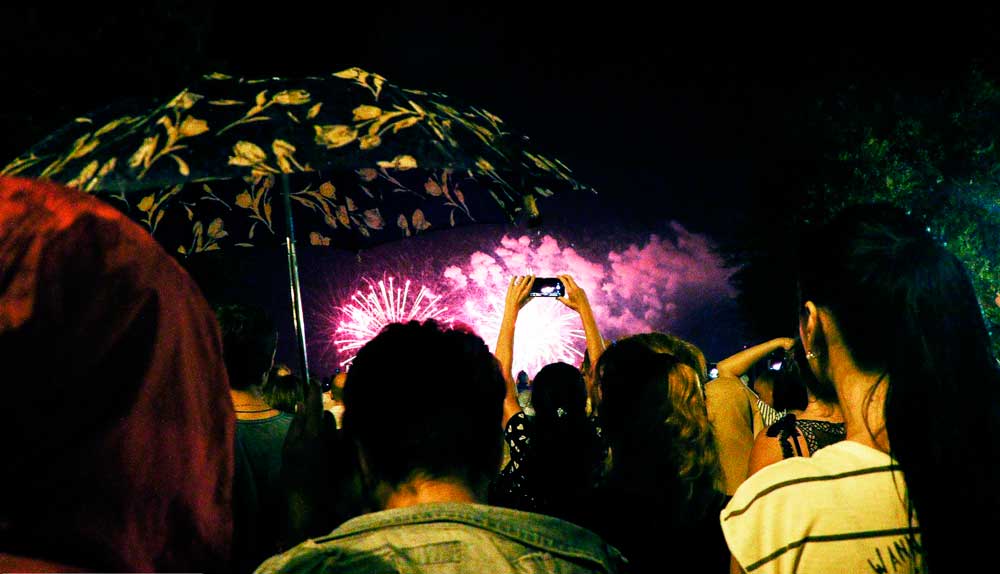 Как сделать фейерверк водонепроницаемым?