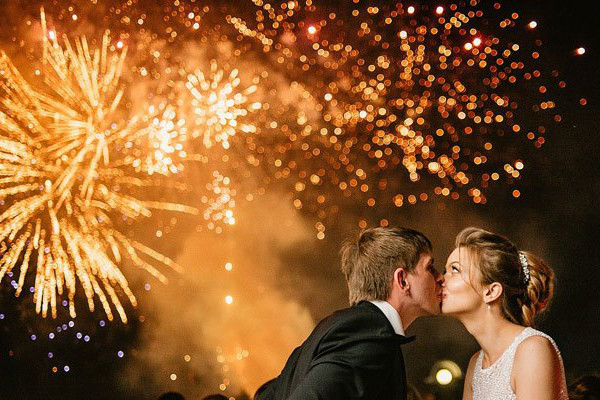 Салют на свадьбу. Заказать организацию свадебного фейерверка